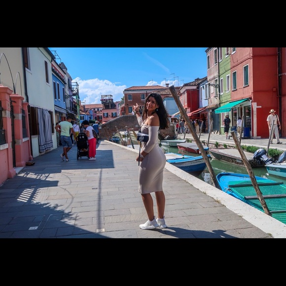 Meet your Posher, Marcela - Picture 5 of 7